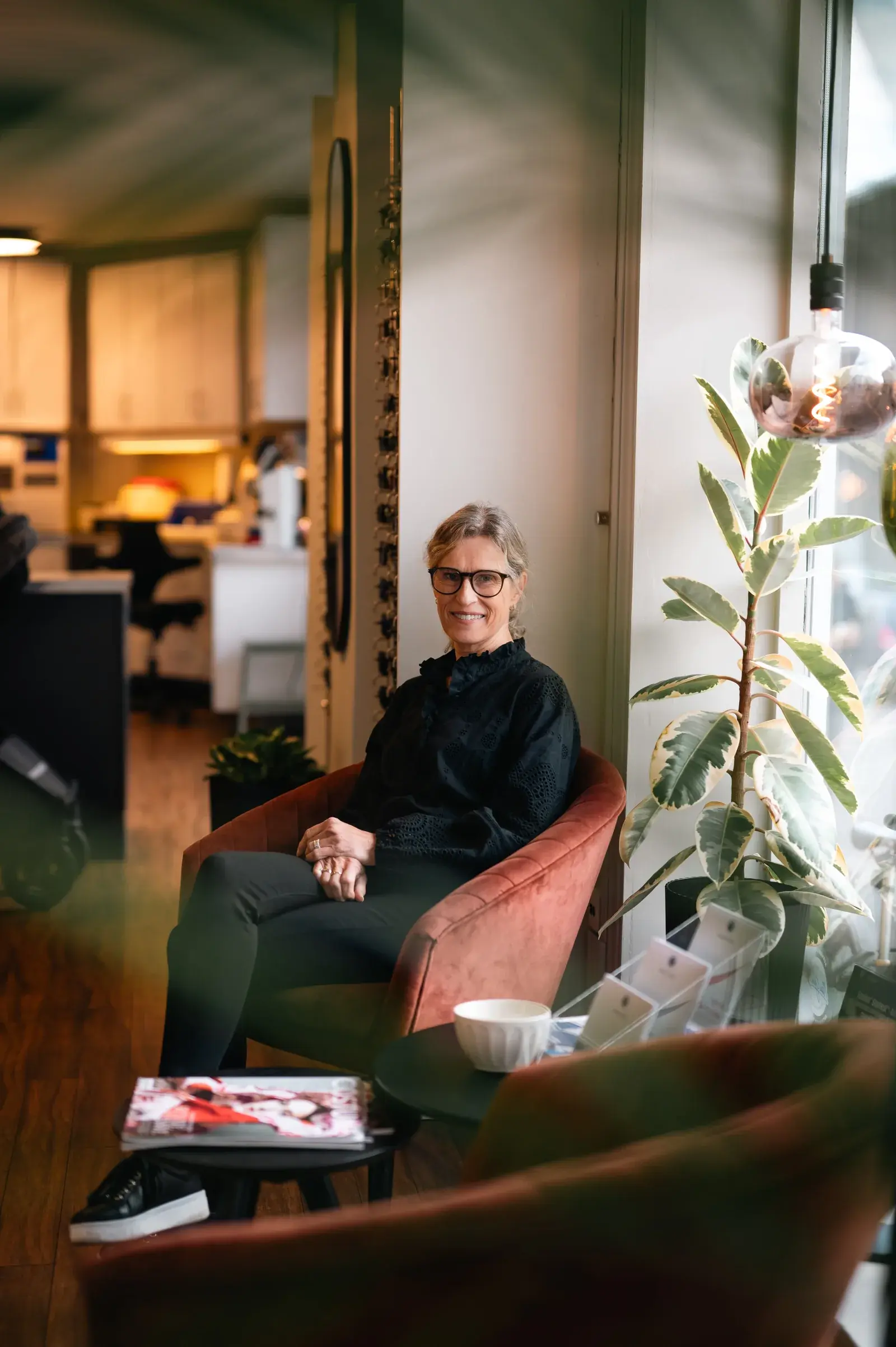 Tove Haugen Martinsen i butikken